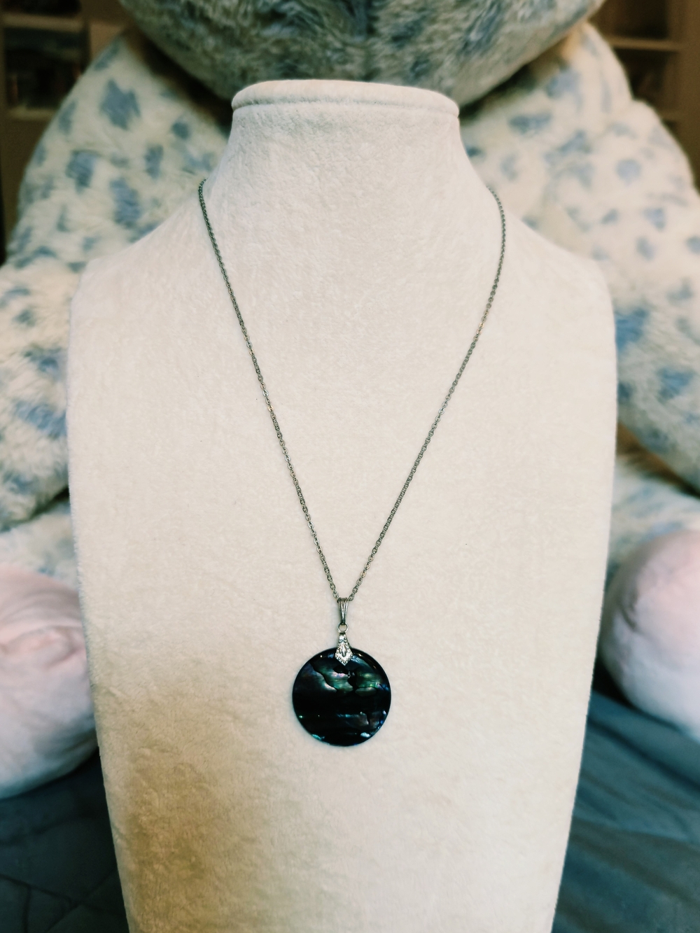 Vintage Silver-toned Necklace with Iridescent Color Abalone Pendant